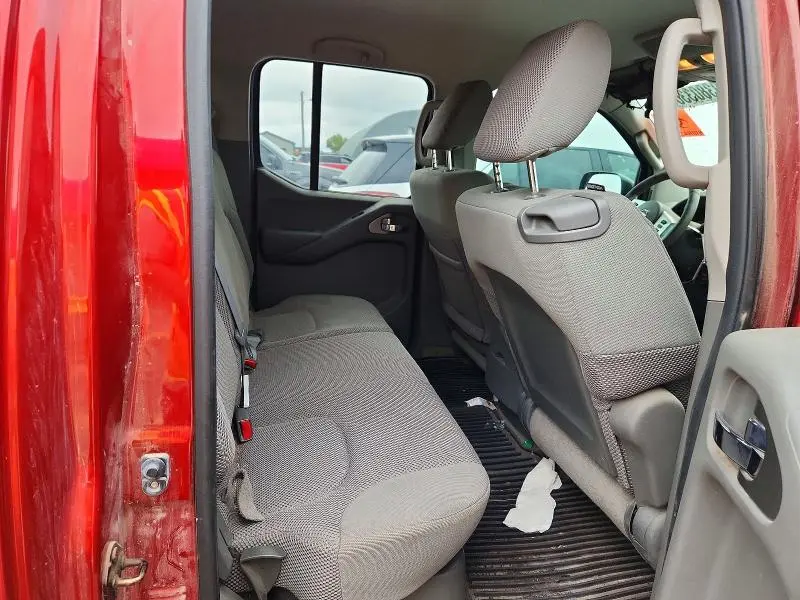 2014 NISSAN FRONTIER S  