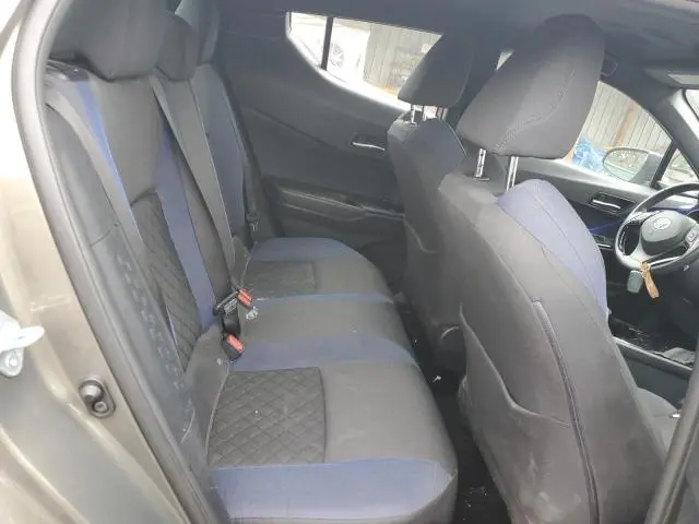 2021 TOYOTA C-HR XLE  