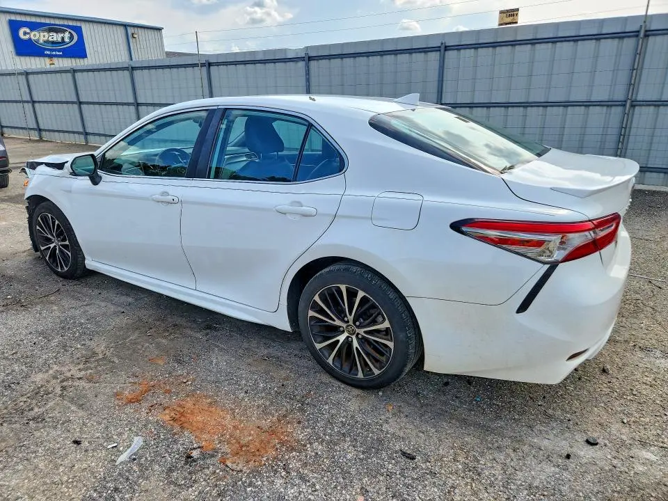 2019 TOYOTA CAMRY SE  