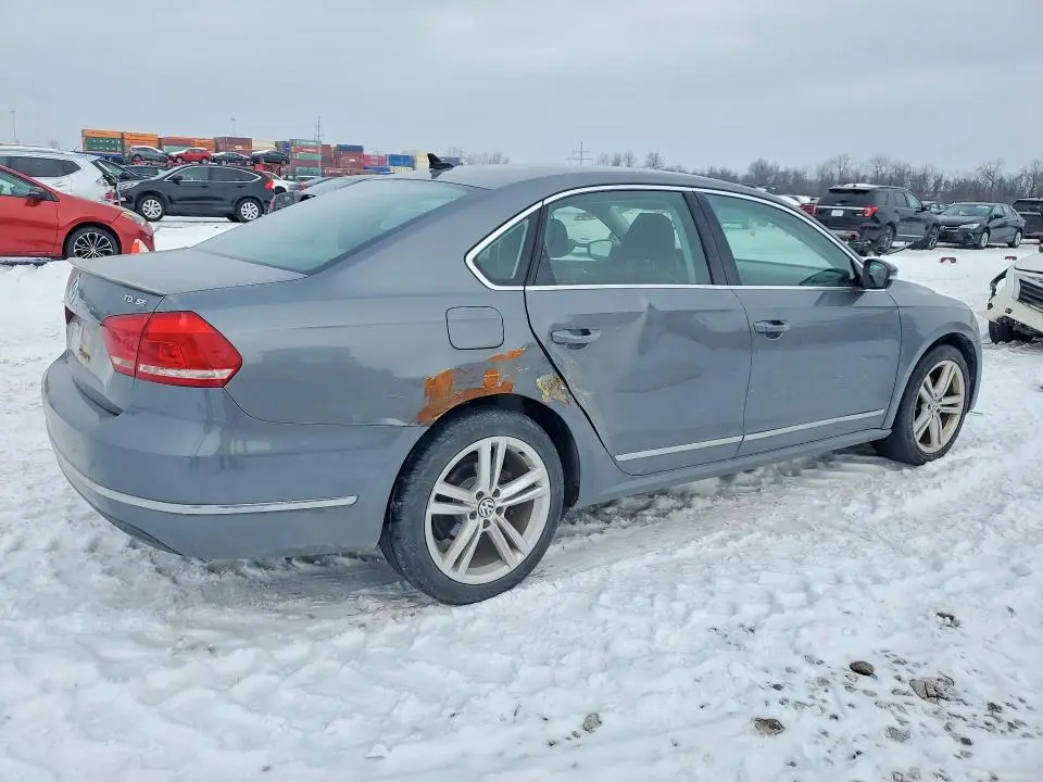 2014 VOLKSWAGEN PASSAT SE  