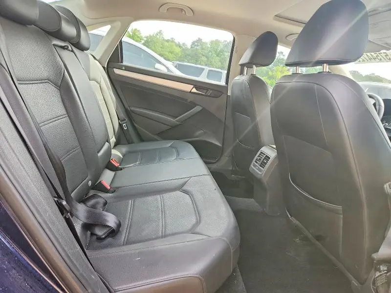 2013 VOLKSWAGEN PASSAT SE  