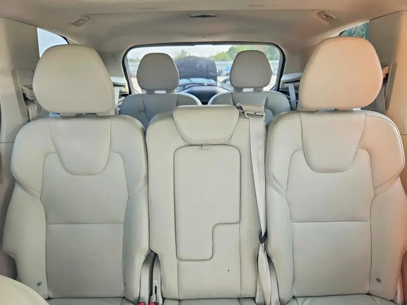 2022 VOLVO XC90 T5 MOMENTUM  