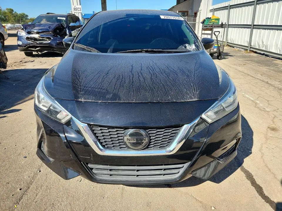 2021 NISSAN VERSA SV  