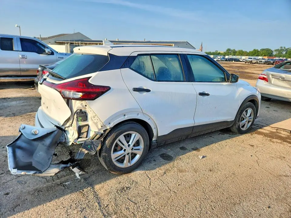 2021 NISSAN KICKS S  