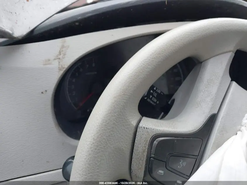 2013 TOYOTA SIENNA LE 7 PASSENGER