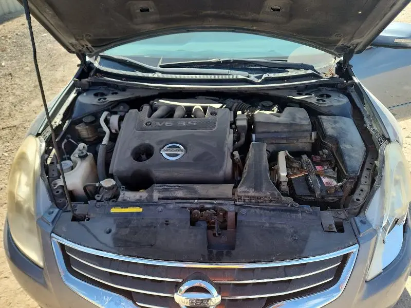 2010 NISSAN ALTIMA SR  