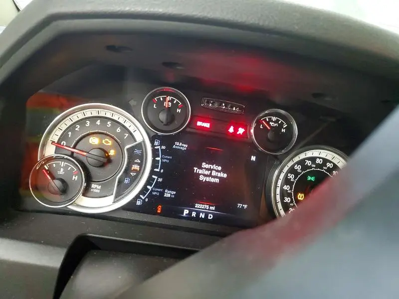 2016 RAM 1500 SLT  