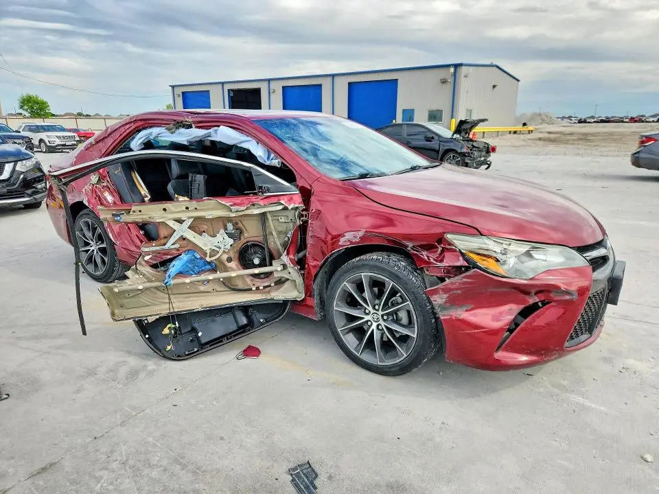 2015 TOYOTA CAMRY XSE  