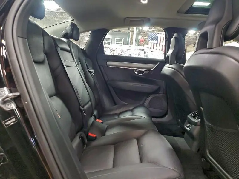 2017 VOLVO S90 T6 MOMENTUM  