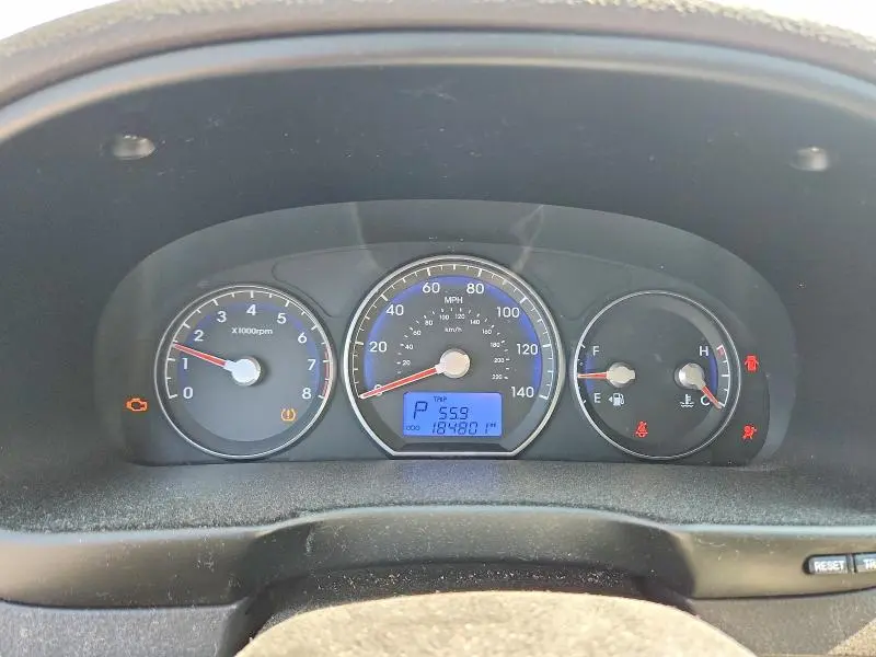 2010 HYUNDAI SANTA FE SE  