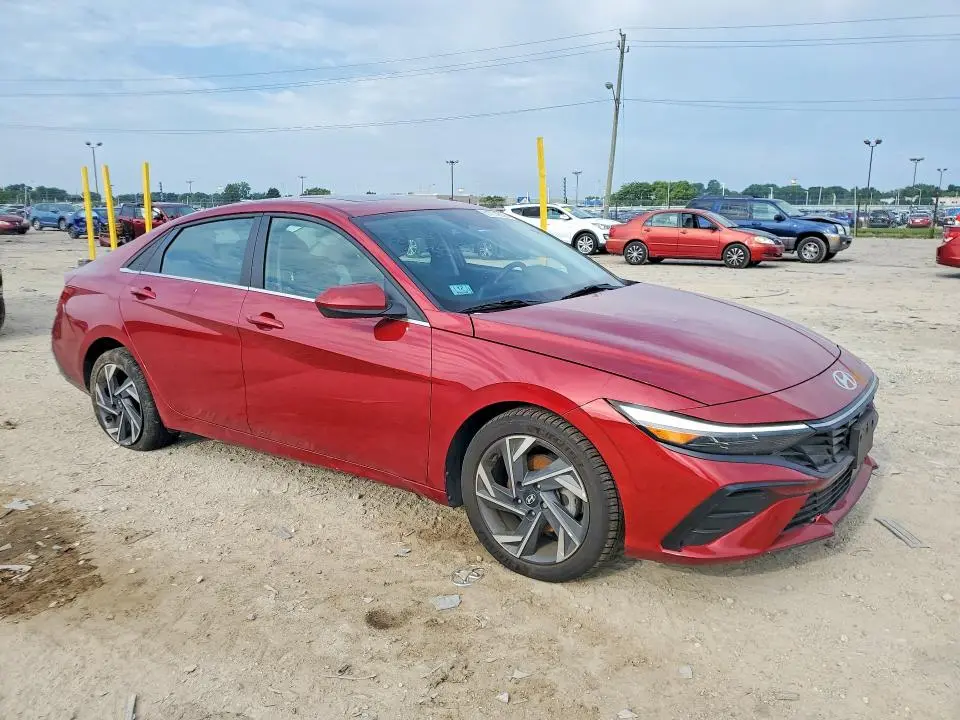 2024 HYUNDAI ELANTRA SEL  