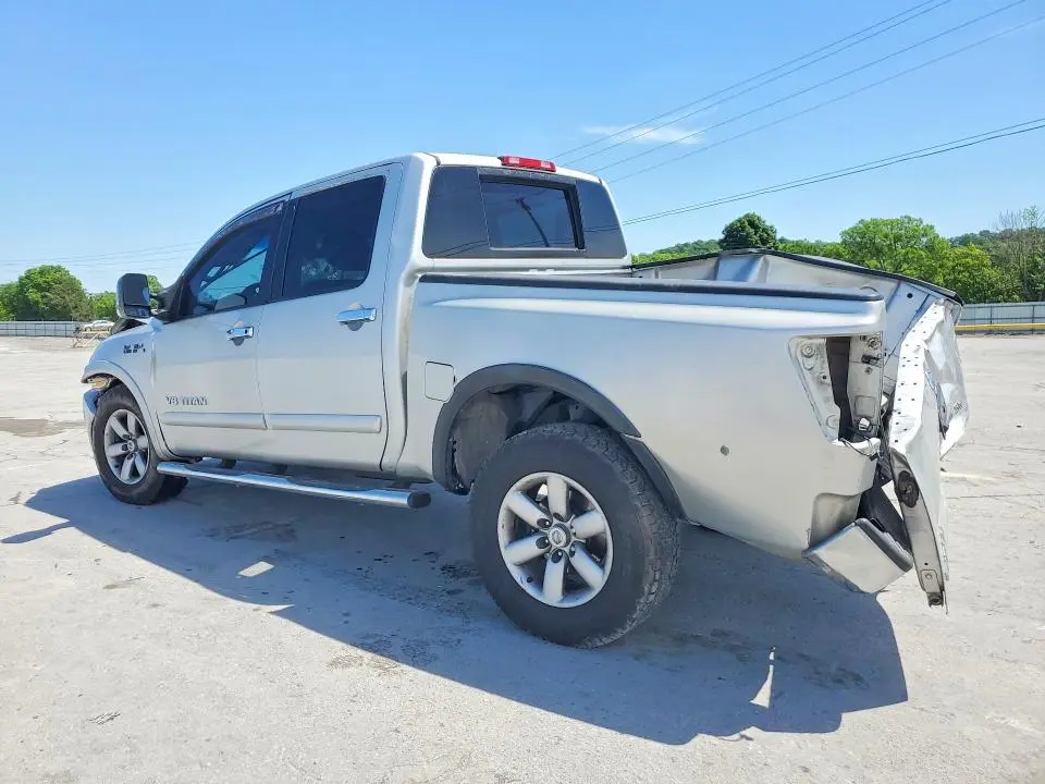 2013 NISSAN TITAN SV  
