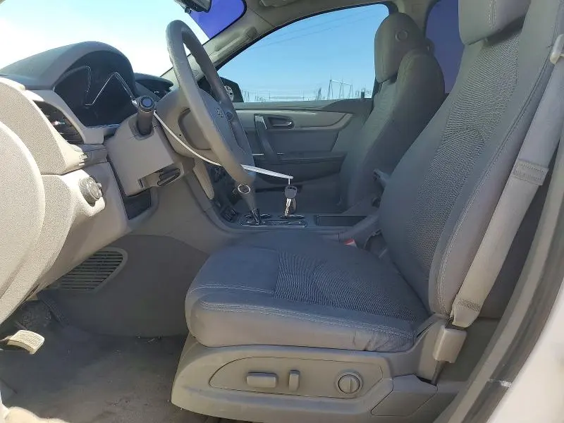 2016 CHEVROLET TRAVERSE LS  