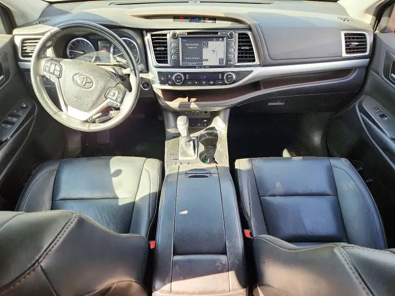 2019 TOYOTA HIGHLANDER XLE  