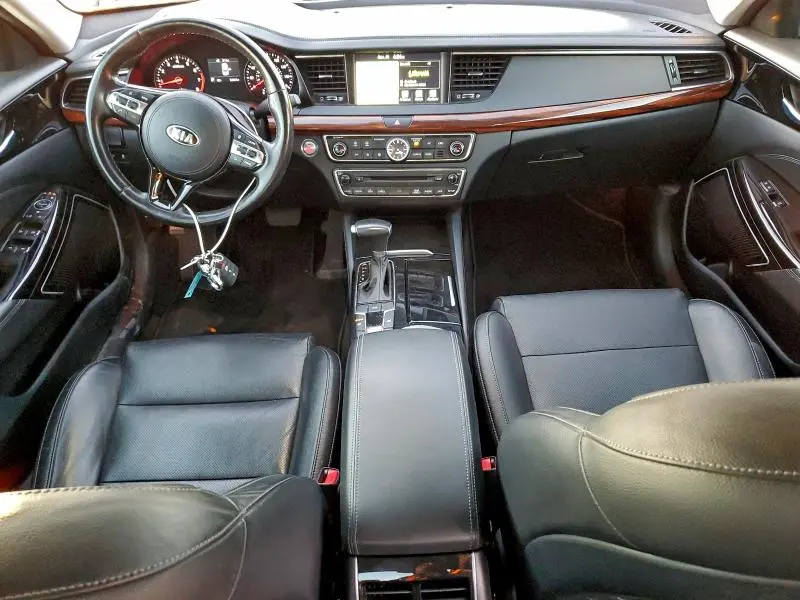 2018 KIA CADENZA LUXURY  