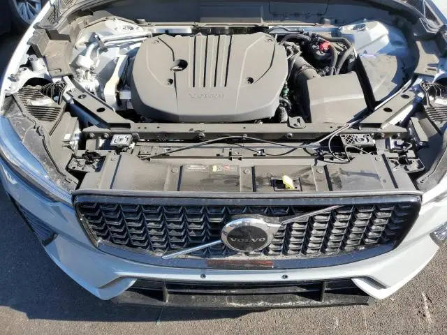 2025 VOLVO XC60 PLUS  