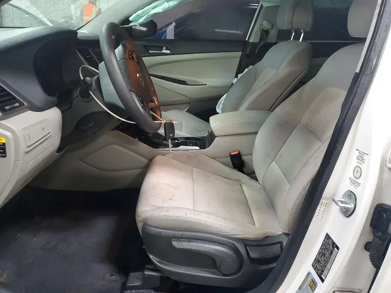 2018 HYUNDAI TUCSON SE  