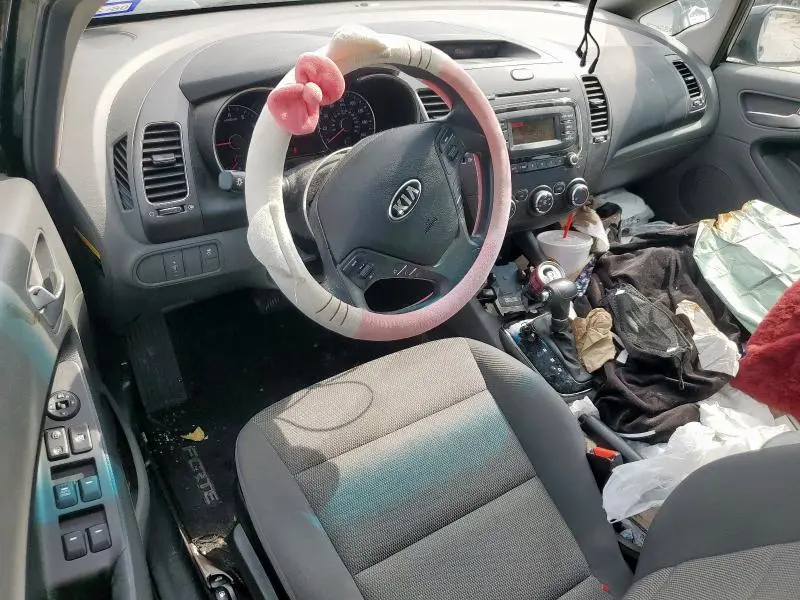 2017 KIA FORTE LX  