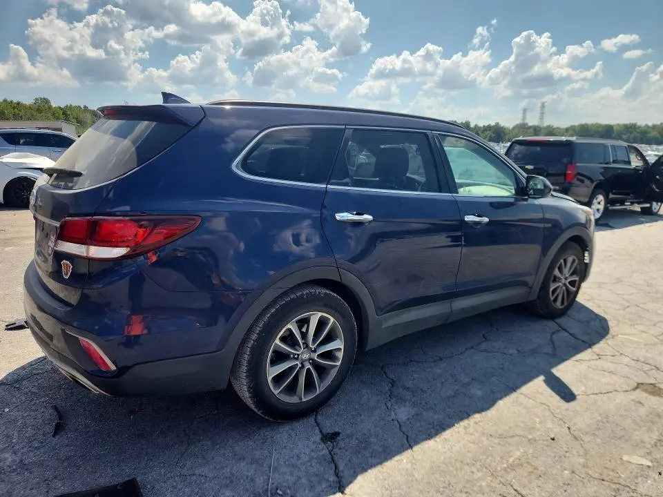 2017 HYUNDAI SANTA FE SE  