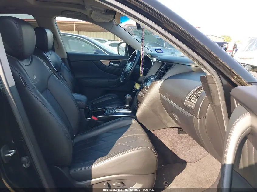 2010 INFINITI FX35  