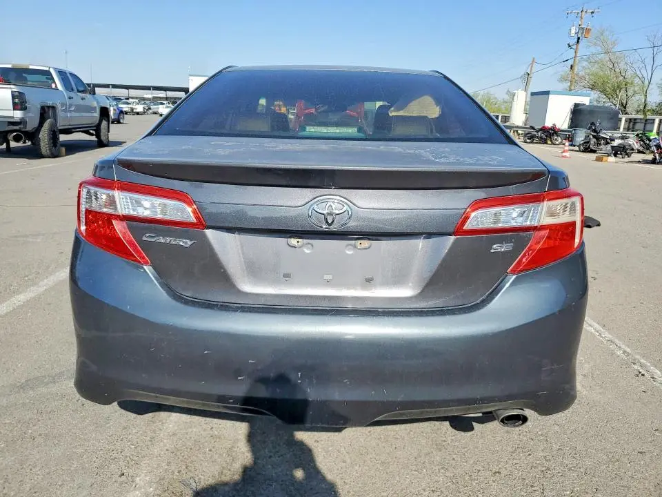2014 TOYOTA CAMRY SE  