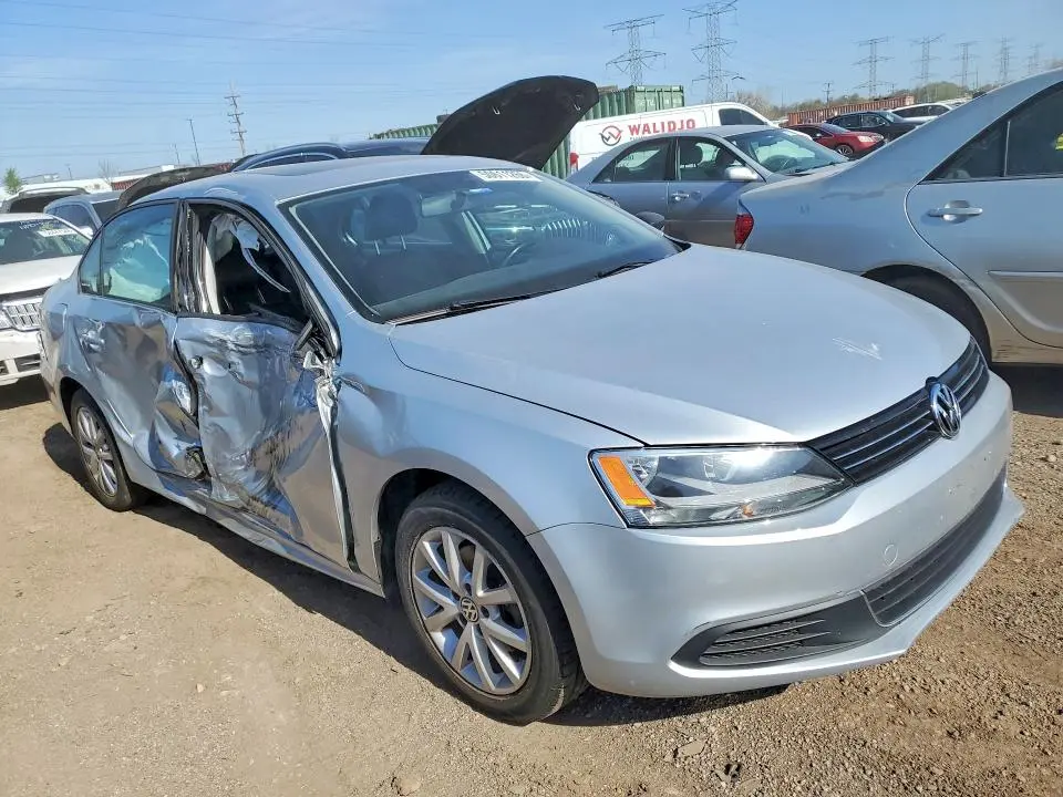 2013 VOLKSWAGEN JETTA SE  