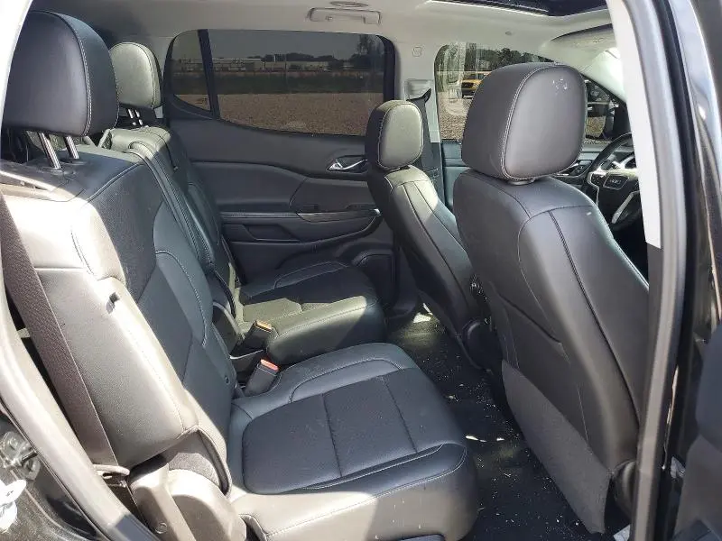 2022 GMC ACADIA SLT  