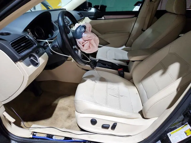 2014 VOLKSWAGEN PASSAT SE  
