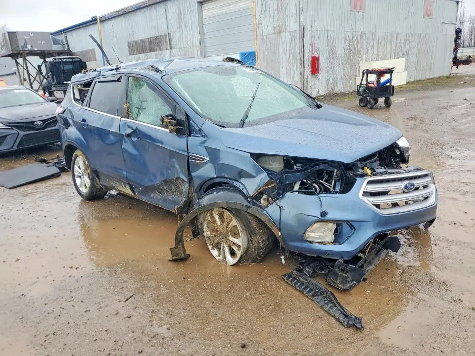 2018 FORD ESCAPE SE  