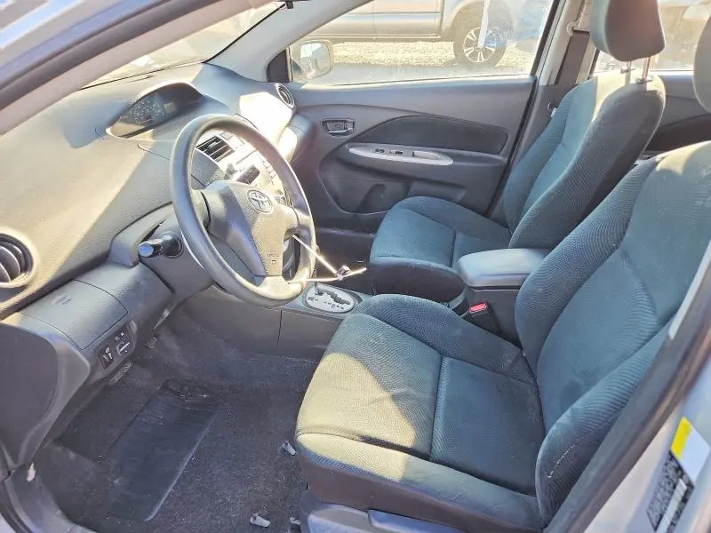 2011 TOYOTA YARIS BASE  
