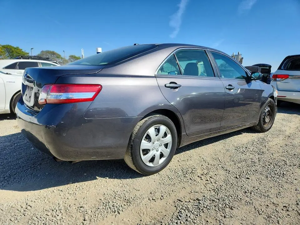 2011 TOYOTA CAMRY LE  