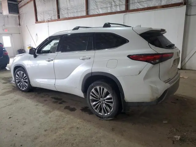 2022 TOYOTA HIGHLANDER PLATINUM  