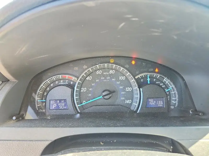 2013 TOYOTA CAMRY XLE  