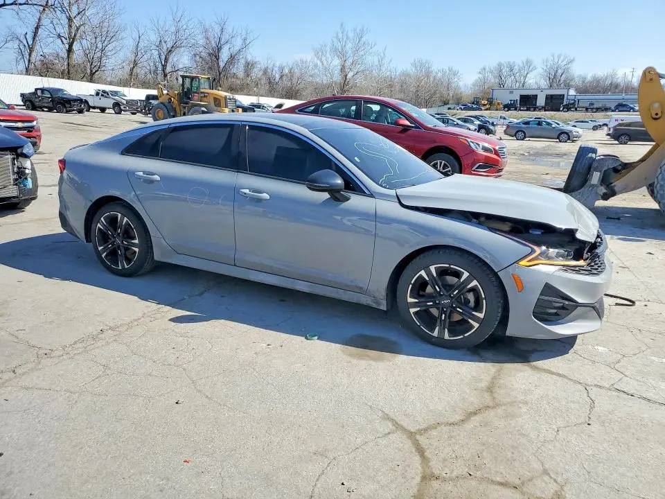 2022 KIA K5   