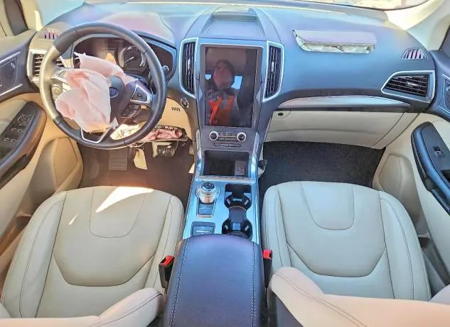 2022 FORD EDGE TITANIUM  