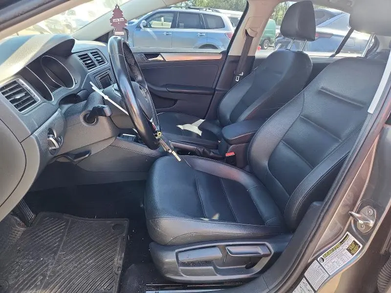 2017 VOLKSWAGEN JETTA SE  
