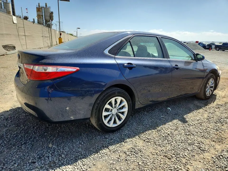 2015 TOYOTA CAMRY LE  
