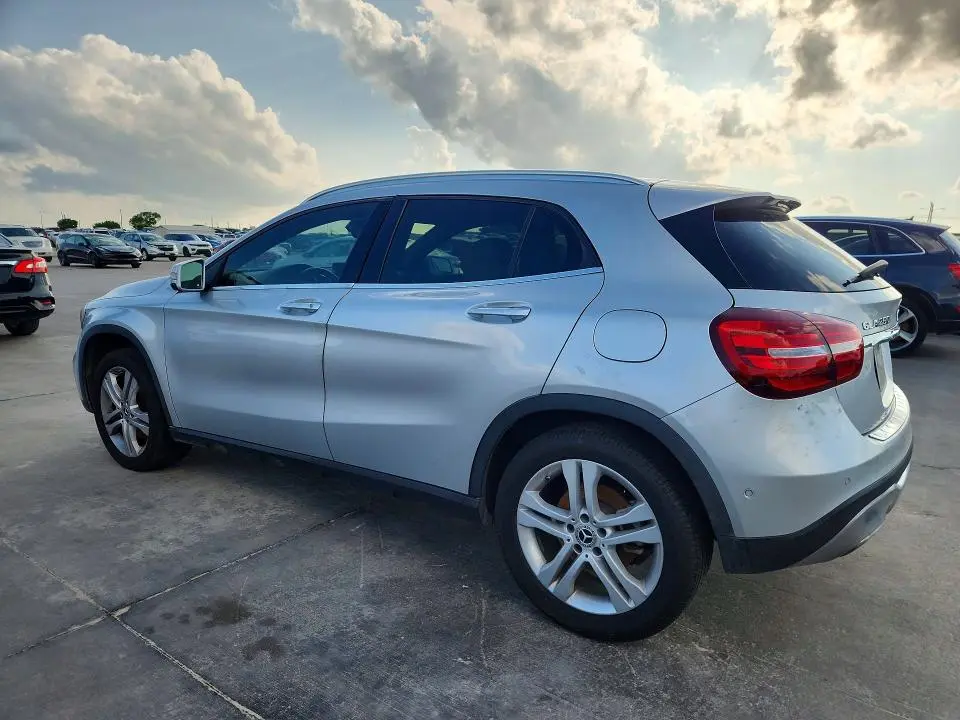 2020 MERCEDES-BENZ GLA 250 4MATIC  