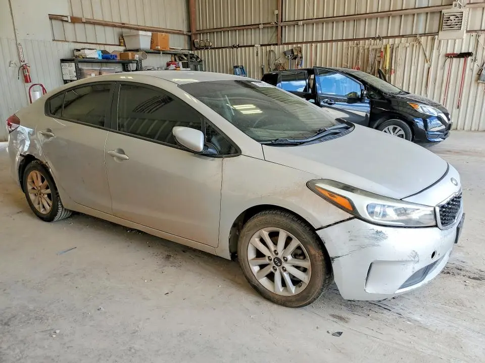 2017 KIA FORTE LX  