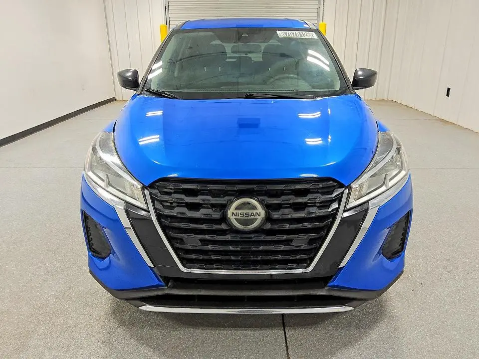 2021 NISSAN KICKS S  