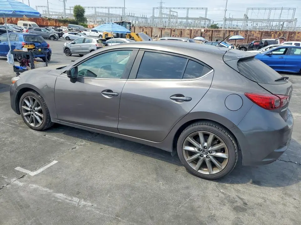 2018 MAZDA 3 TOURING  