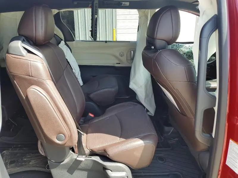 2021 TOYOTA SIENNA PLATINUM 7-PASSENGER  