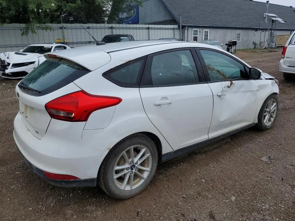 2017 FORD FOCUS SE  