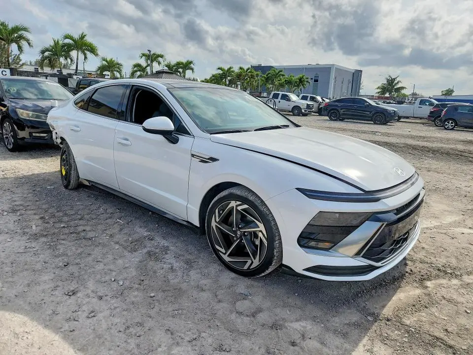 2024 HYUNDAI SONATA SEL  