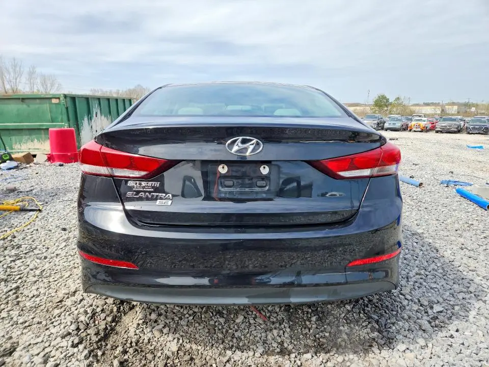 2018 HYUNDAI ELANTRA SE  