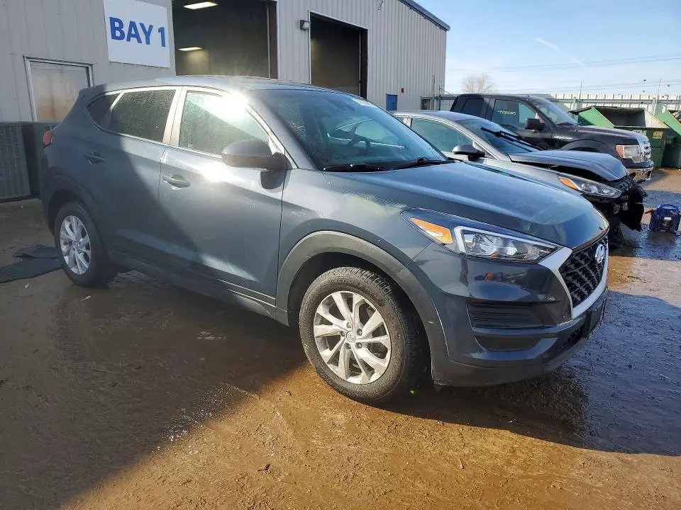 2021 HYUNDAI TUCSON SE  