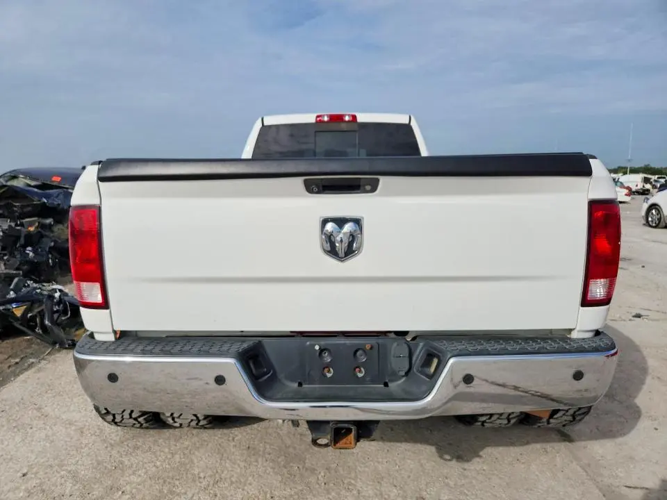 2016 RAM 3500 SLT  