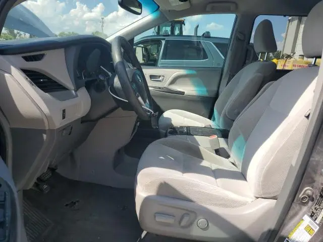 2017 TOYOTA SIENNA LE  