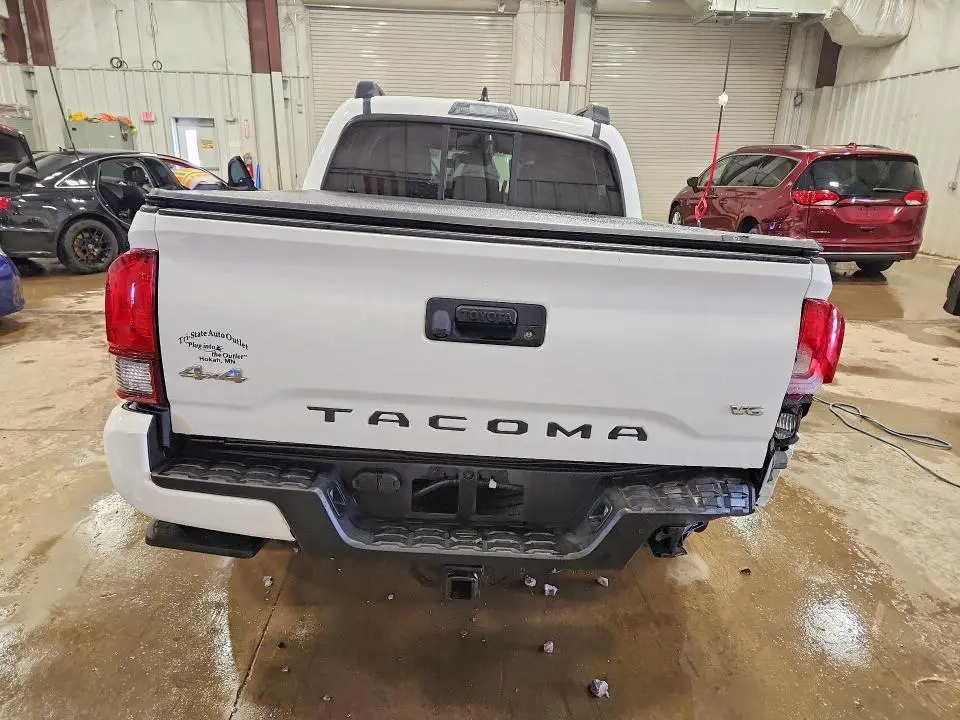 2022 TOYOTA TACOMA SR V6  