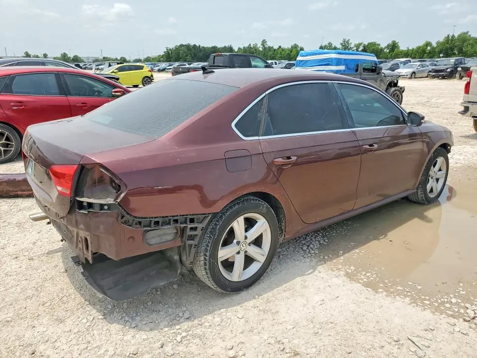 2013 VOLKSWAGEN PASSAT SE  